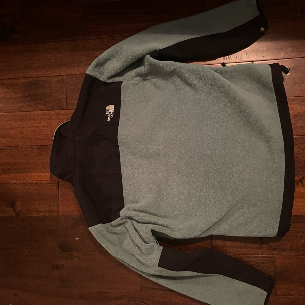 North face jacket - Picture 3 of 3